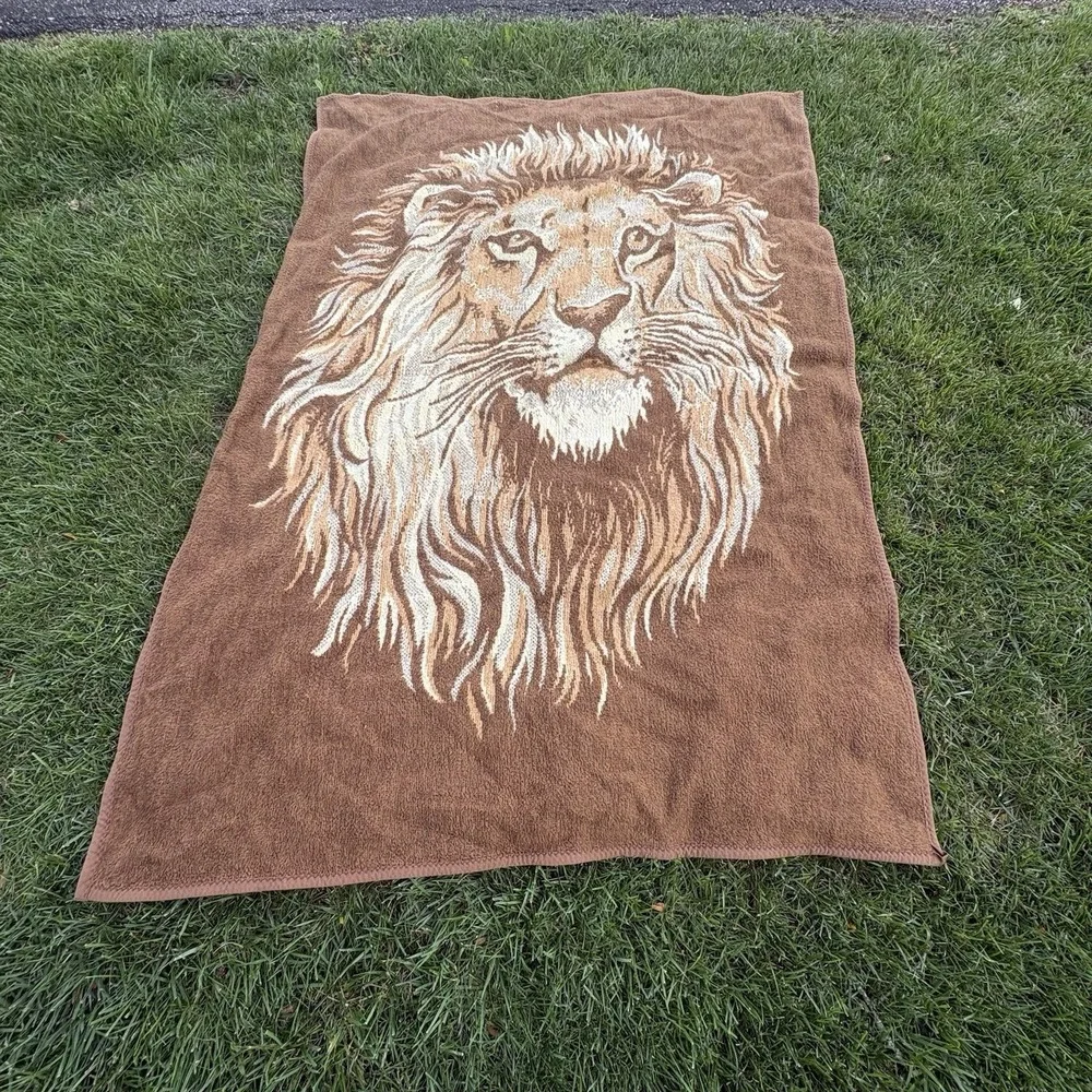 Vintage Lion Blanket Throw Acrylic Crown Crafts Vuteks Brown Reversible 60x80